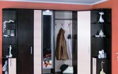 We select cabinet options for hallways of various shapes and sizes