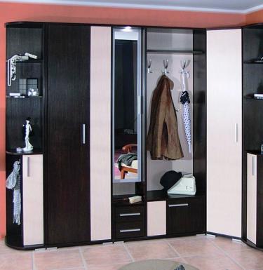 We select cabinet options for hallways of various shapes and sizes