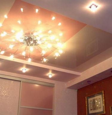 Combined stretch ceilings in the hall: possible options